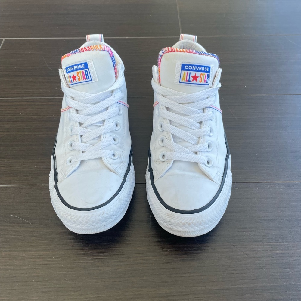 Womens Size 7 Converse All Stars